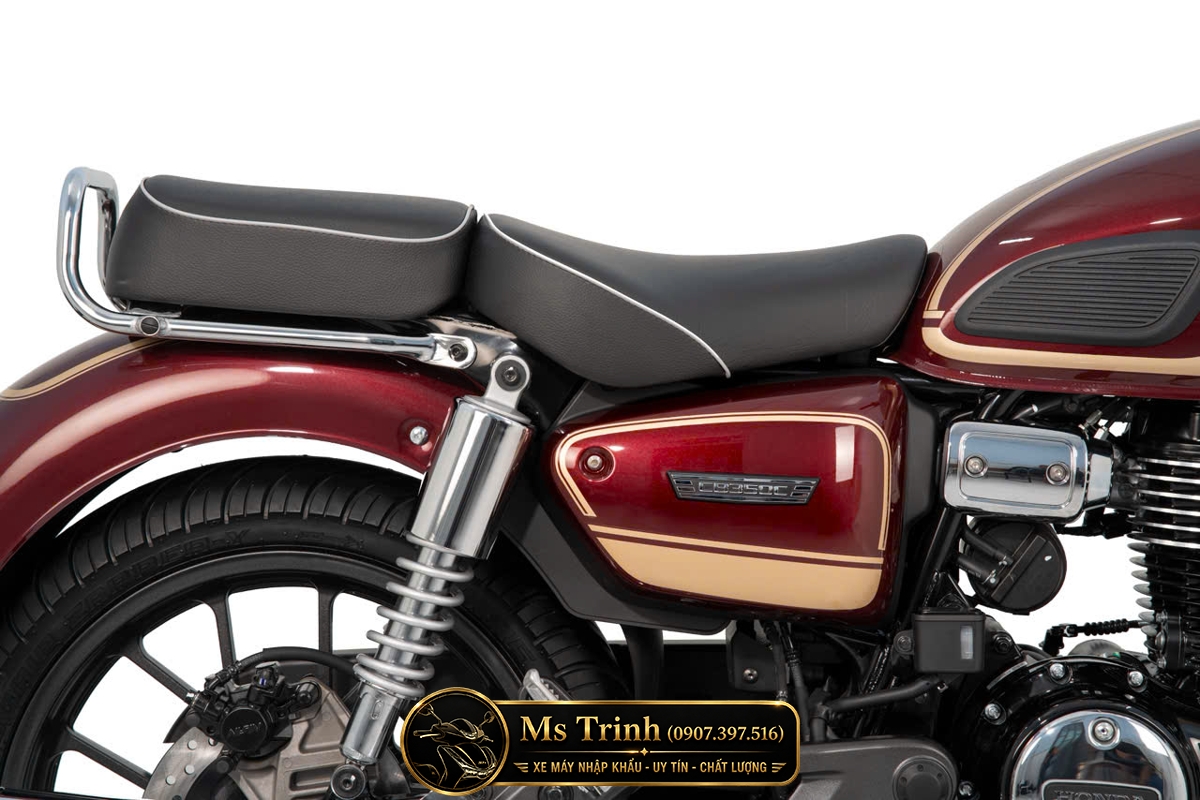 Yên xe Honda CB350C Special Edition thiết kế touring cổ điển mang lại cảm giác ngồi cực kỳ thoải mái