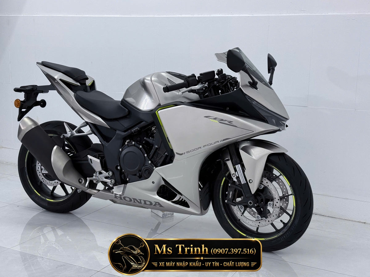 Honda CBR500R Four màu bạc đẹp theo một cách rất riêng Honda CBR500R Four màu bạc đẹp theo một cách rất riêng