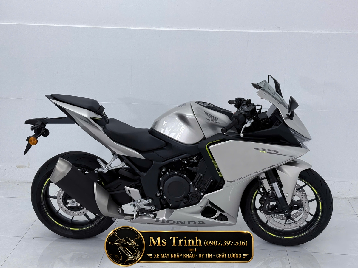 Honda CBR500R Four 2026 màu bạc Khi vẻ đẹp cơ khí trở thành cá tính Honda CBR500R Four 2026 màu bạc Khi vẻ đẹp cơ khí trở thành cá tính