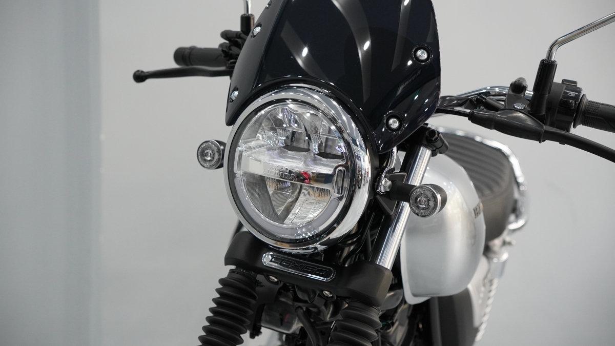 ộ ba màu sắc xanh, vàng và bạc đều được phối hợp hài hòa với từng phiên bản