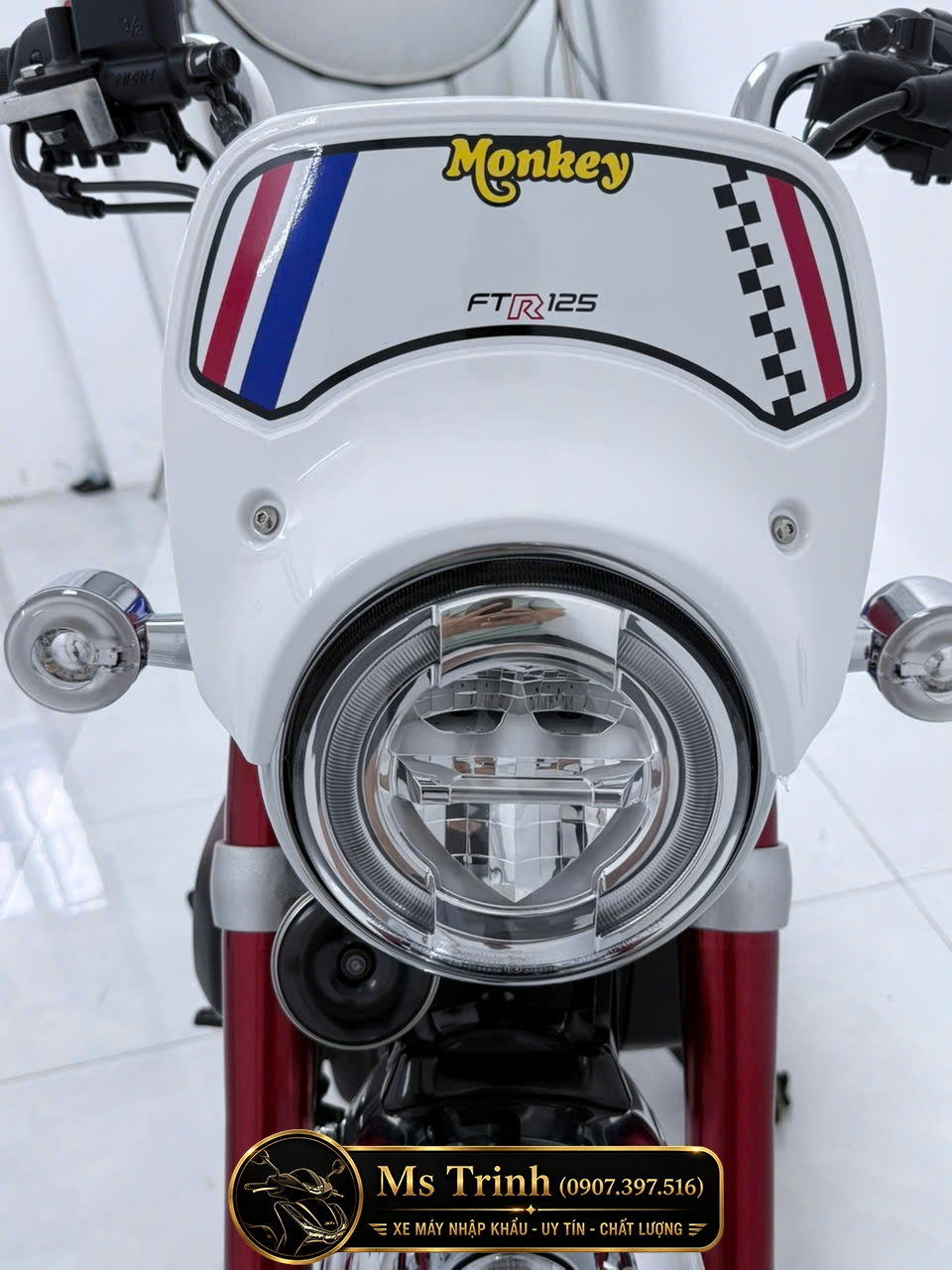 chi tiết đầu xe honda monkey ftr125 nổi bật với mặt nạ tracker và đèn pha led hiện đại chi tiết đầu xe honda monkey ftr125 nổi bật với mặt nạ tracker và đèn pha led hiện đại