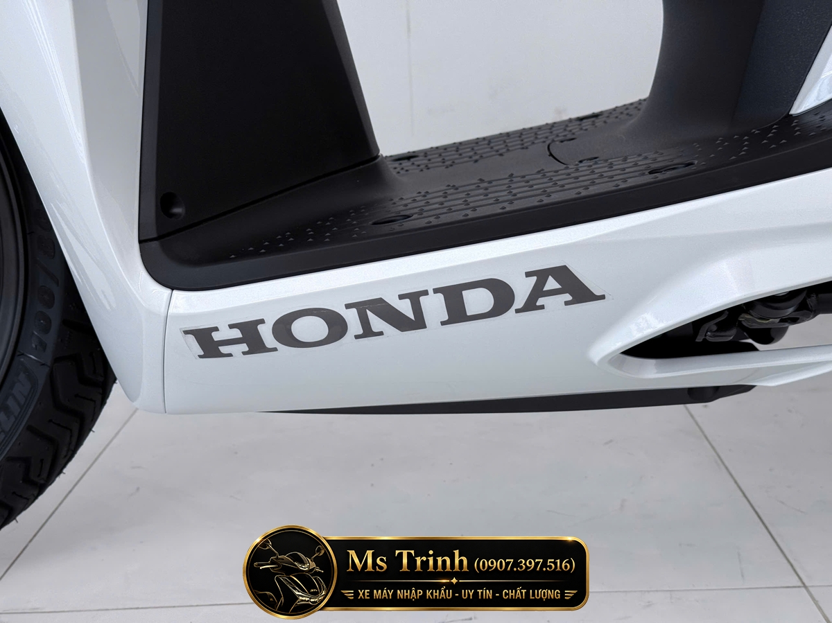 Honda SH150i Special Edition Màu Trắng Nhập Ý 2026 HMR SH Ý Cao Cấp Giá Tốt Chính Ngạch Honda SH150i Special Edition Màu Trắng Nhập Ý 2026 HMR SH Ý Cao Cấp Giá Tốt Chính Ngạch