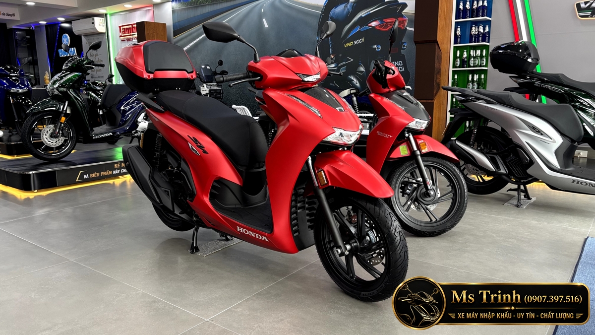 Honda SH350i Sporty màu đỏ 2026 nhập Ý