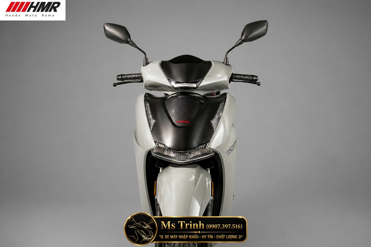 Thiết kế đầu xe Honda SH350i Sporty 2026 cực kỳ đẳng cấp với hệ thống đèn LED sắc sảo