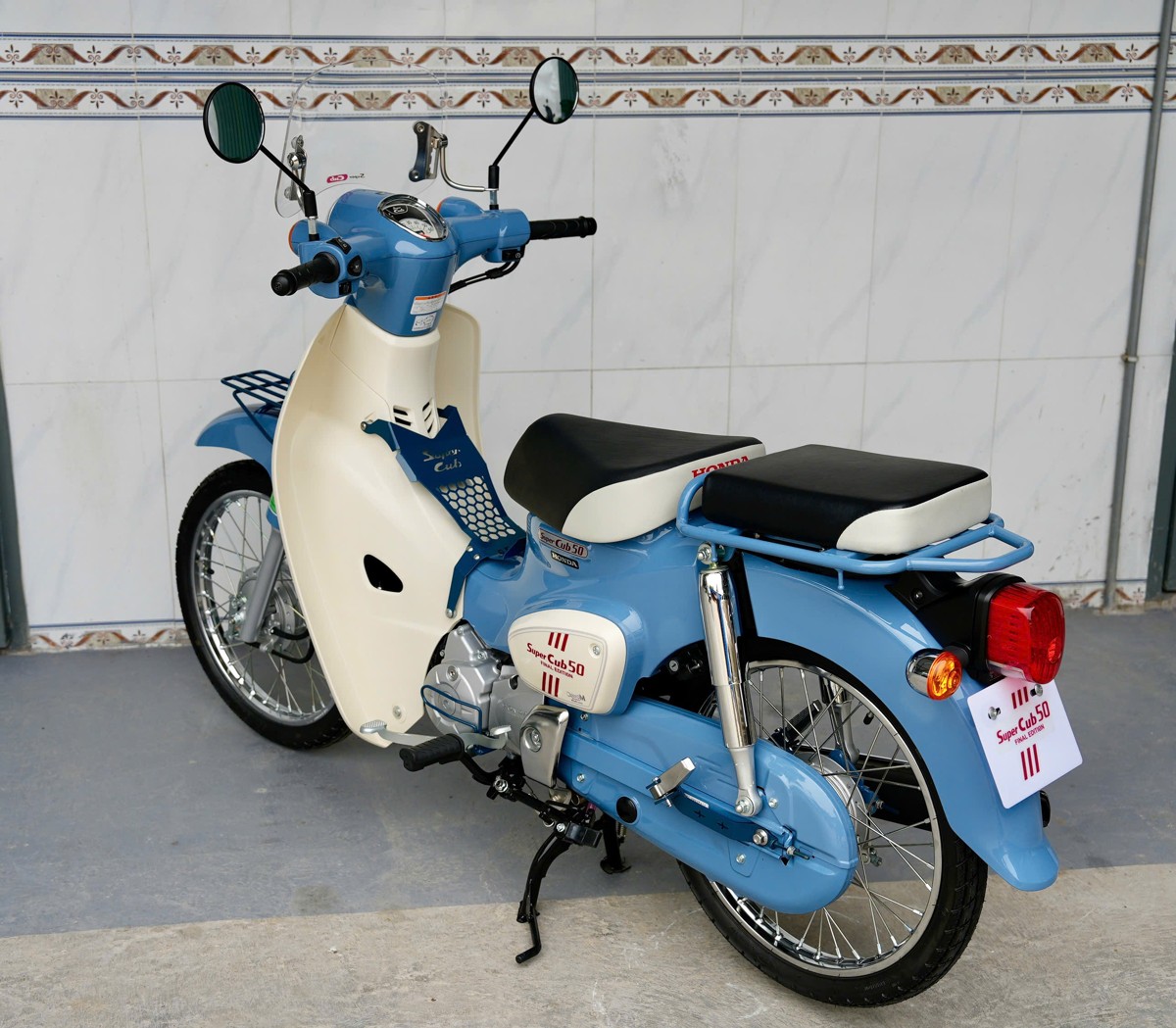 Honda Super Cub 50 Final Edition Custom độc quyền