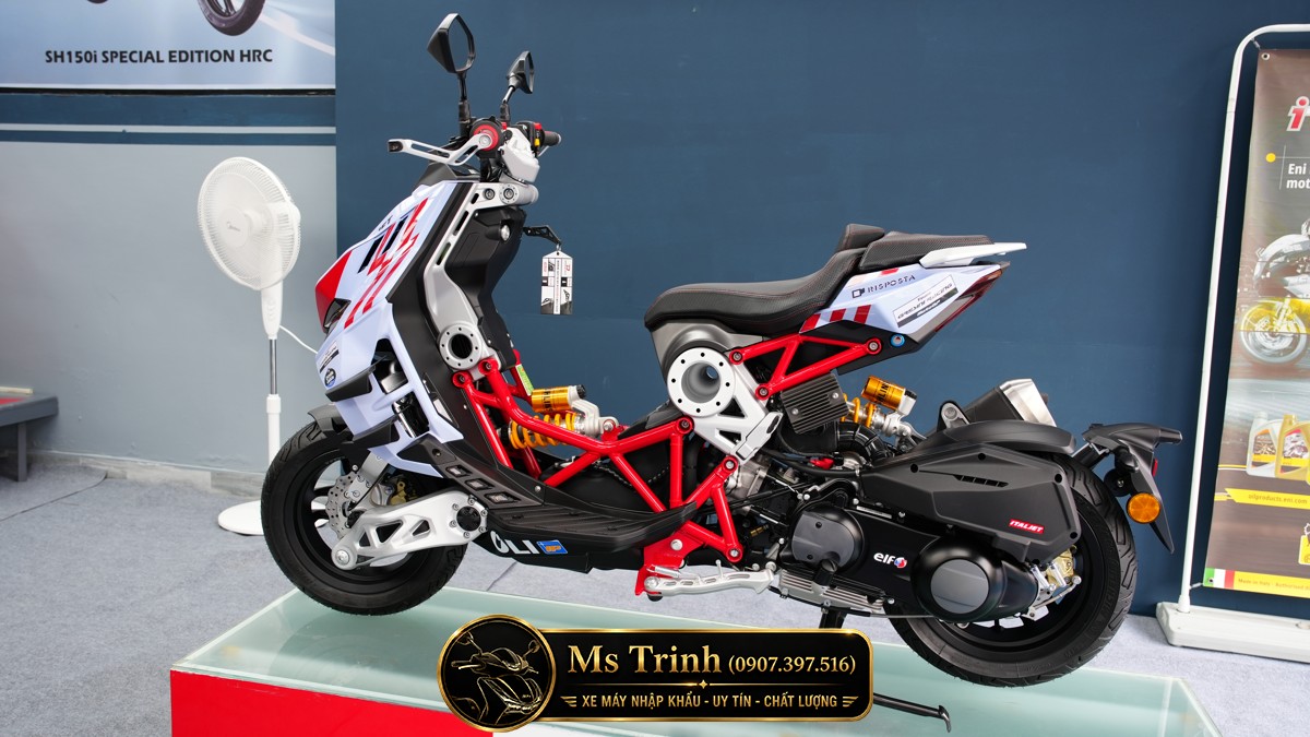 Góc nghiêng Italjet Dragster 300 Gresini Edition khoe khung thép Trellis và phuộc Ohlins Góc nghiêng Italjet Dragster 300 Gresini Edition khoe khung thép Trellis và phuộc Ohlins