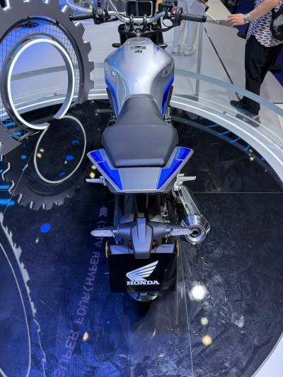 Honda CB500 SF Super Four siêu HOT Naked-Bike 4 Máy