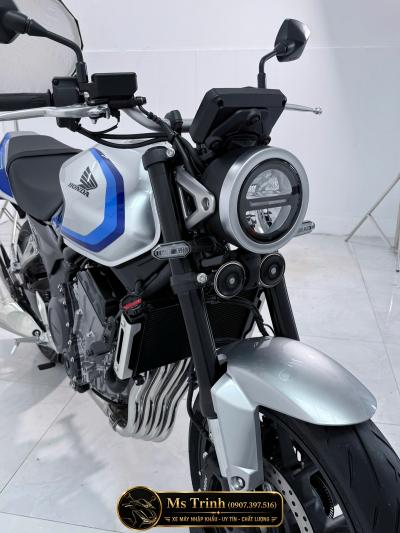 Honda CB500SF Super Four 2026 đầu tiên về Việt Nam giá chốt 285 triệu siêu HOT