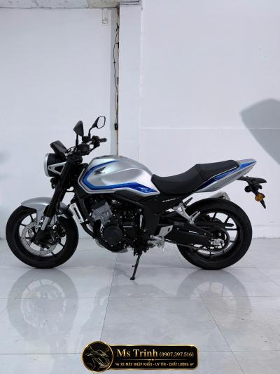 Honda CB500SF Super Four 2026 đầu tiên về Việt Nam giá chốt 285 triệu siêu HOT