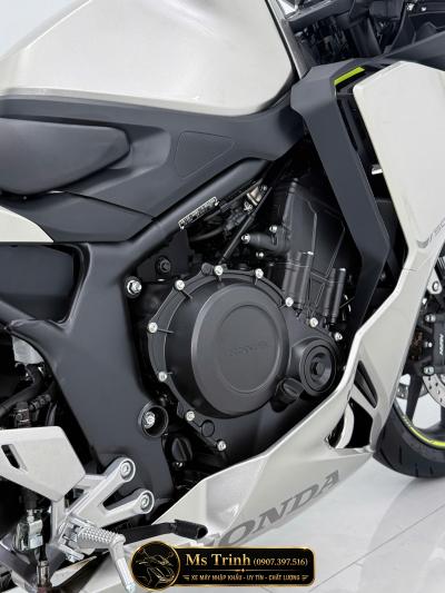 Honda CBR500R Four 2026 màu xám bạc - Lạnh từ ánh nhìn, nóng khi động cơ thức giấc