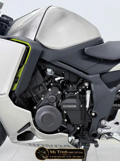 Honda CBR500R Four 2026 màu xám bạc - Lạnh từ ánh nhìn, nóng khi động cơ thức giấc