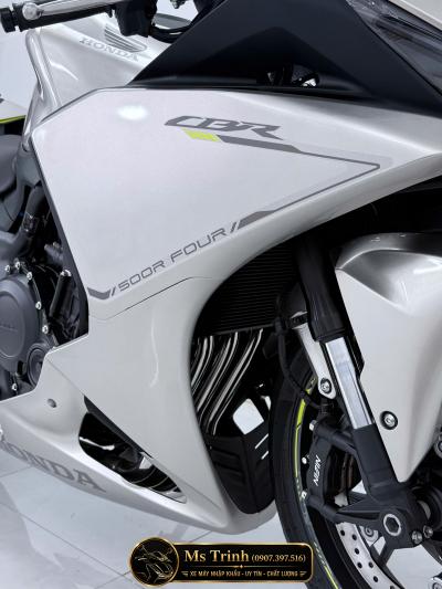Honda CBR500R Four 2026 màu xám bạc - Lạnh từ ánh nhìn, nóng khi động cơ thức giấc