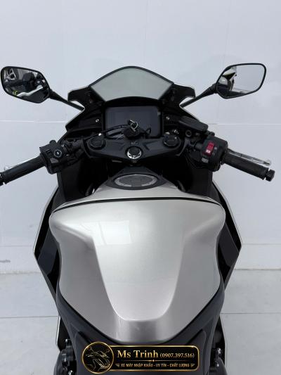 Honda CBR500R Four 2026 màu xám bạc - Lạnh từ ánh nhìn, nóng khi động cơ thức giấc