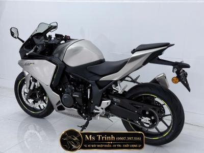 Honda CBR500R Four 2026 màu xám bạc - Lạnh từ ánh nhìn, nóng khi động cơ thức giấc