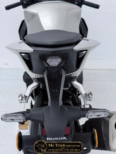 Honda CBR500R Four 2026 màu xám bạc - Lạnh từ ánh nhìn, nóng khi động cơ thức giấc