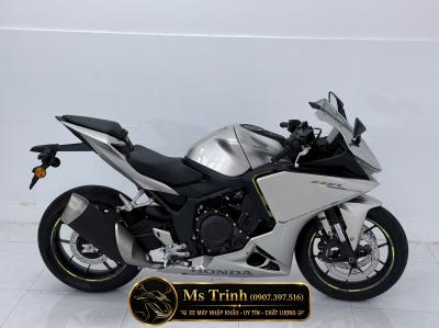 Honda CBR500R Four 2026 màu xám bạc - Lạnh từ ánh nhìn, nóng khi động cơ thức giấc