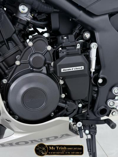 Honda CBR500R Four 2026 màu xám bạc - Lạnh từ ánh nhìn, nóng khi động cơ thức giấc
