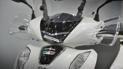 Honda SH150 Ý Màu Trắng Pha Lê 2026 - Nhập Khẩu Ý Nguyên Xe Nguyên Thùng