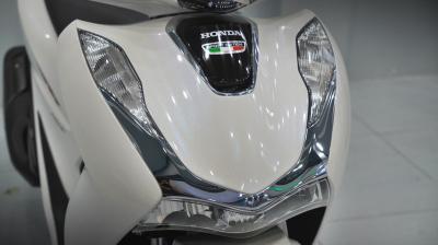 Honda SH150 Ý Màu Trắng Pha Lê 2026 - Nhập Khẩu Ý Nguyên Xe Nguyên Thùng