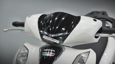 Honda SH150 Ý Màu Trắng Pha Lê 2026 - Nhập Khẩu Ý Nguyên Xe Nguyên Thùng