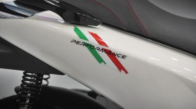 Honda SH150 Ý Màu Trắng Pha Lê 2026 - Nhập Khẩu Ý Nguyên Xe Nguyên Thùng