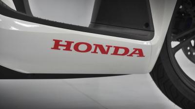 Honda SH150 Ý Màu Trắng Pha Lê 2026 - Nhập Khẩu Ý Nguyên Xe Nguyên Thùng