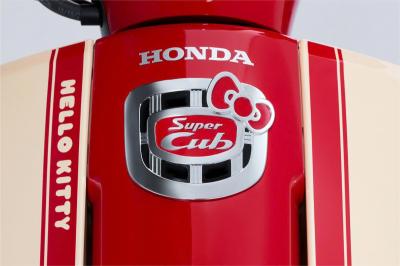 Honda Super Cub 110 ABS Hello Kitty Made in Japan - Phiên Bản Giới Hạn