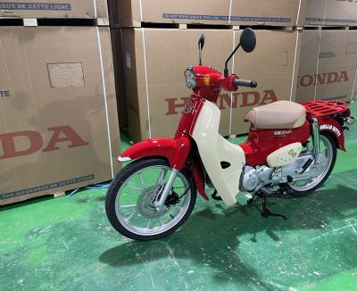 Super Cub 50 Hello Kitty Edition giới hạn 300 xe
