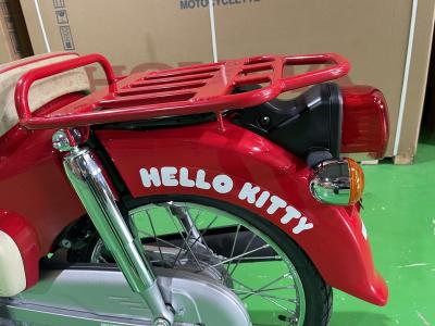 Super Cub 50 Hello Kitty Edition giới hạn 300 xe