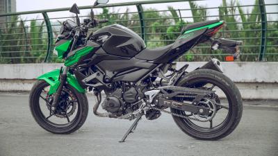Trải nghiệm Kawasaki Z400 vừa đẹp cho người tập chơi PKL hay chuẩn bị lên cc