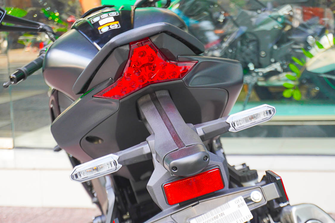 Đèn hậu Kawasaki Z1000 ABS 2022