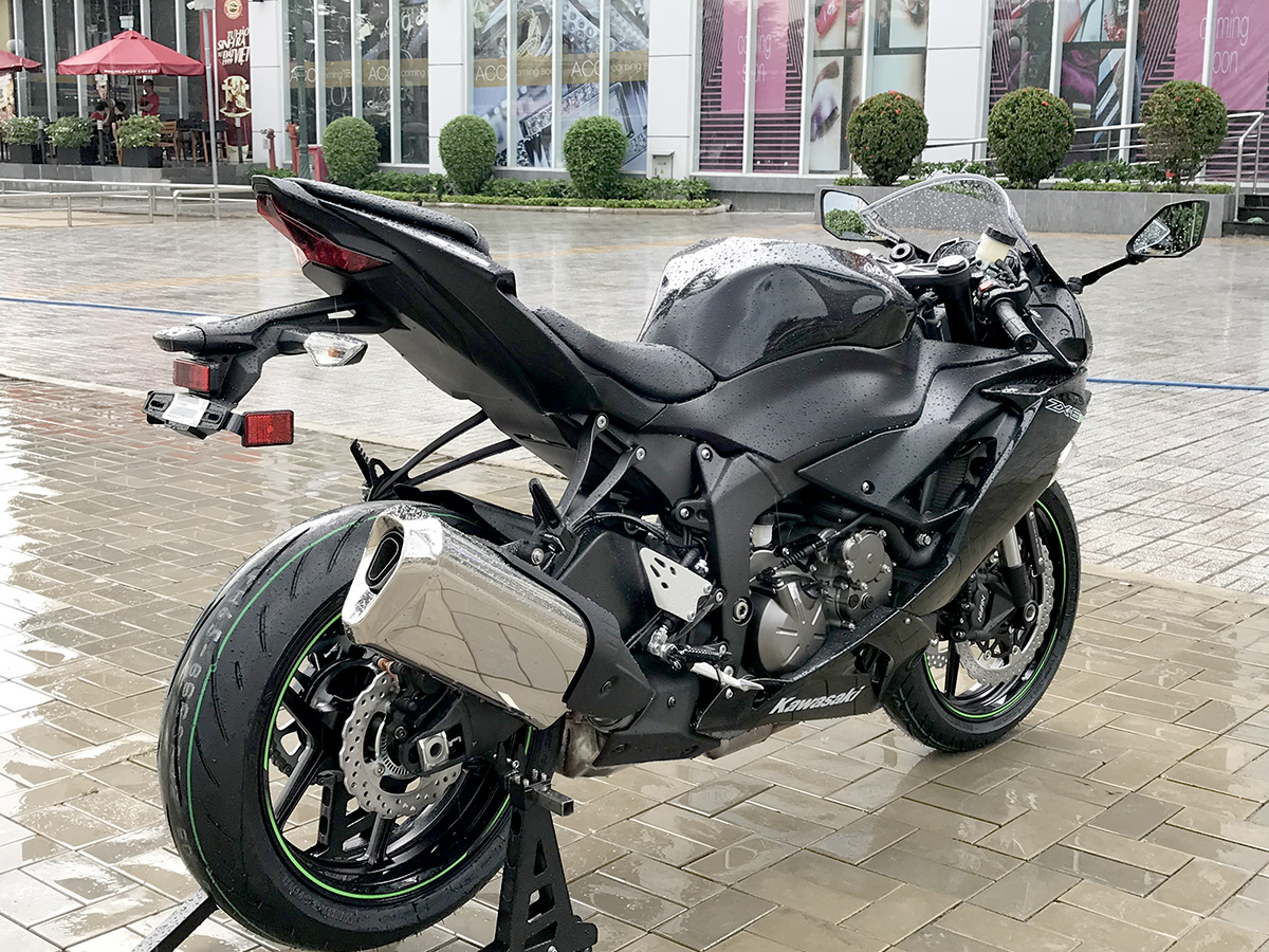 Kawasaki Ninja ZX6R 2020 đen